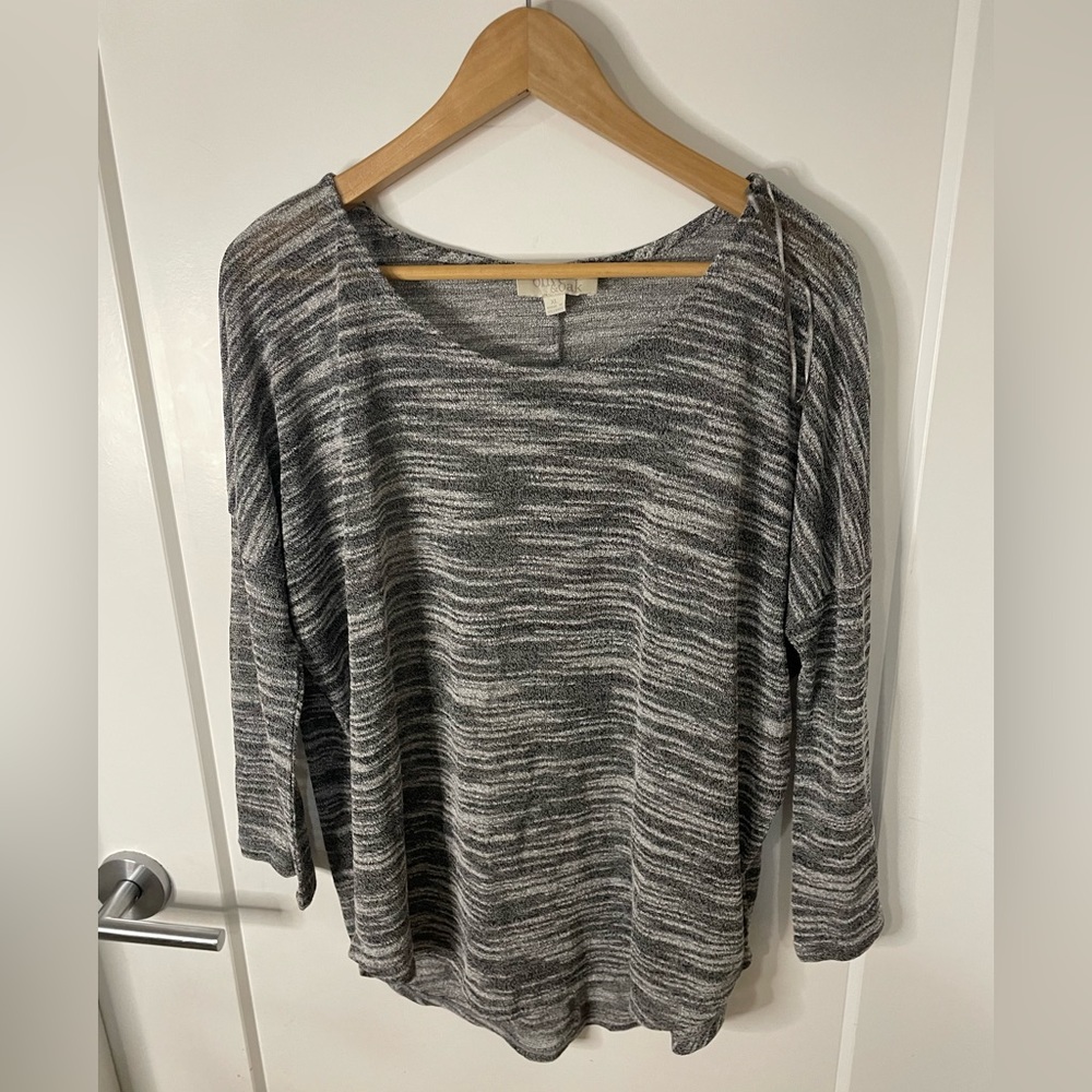 Olive & Oak Long Sleeve Grey Tunic Sheer Knit top XL